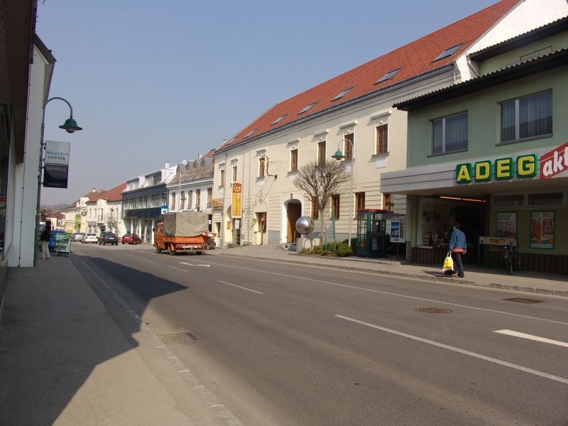 File:Loosdorf Markt.jpg