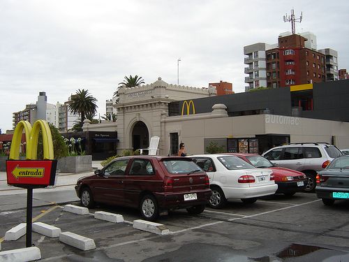 File:McDonald's Montevideo.jpg