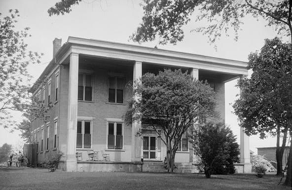 File:Rhea-Burleson-McEntire House.jpg