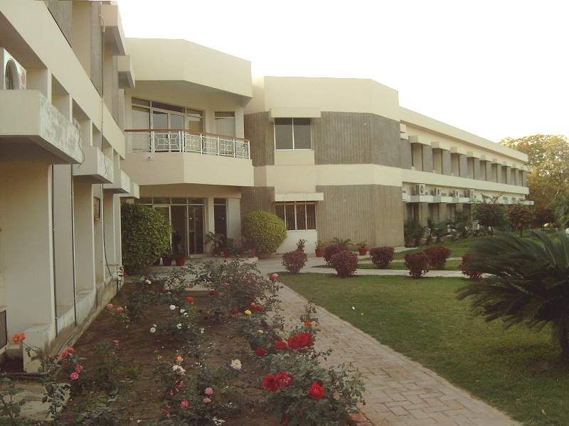 File:Applied Economics Research Centre, University of Karachi.JPG