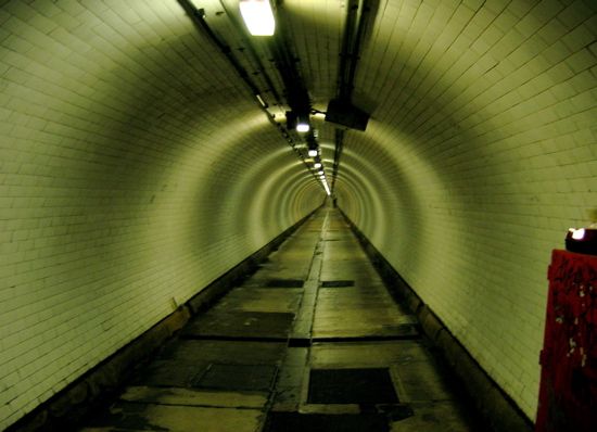 File:Inside Greenwich Foot Tunnel.jpg