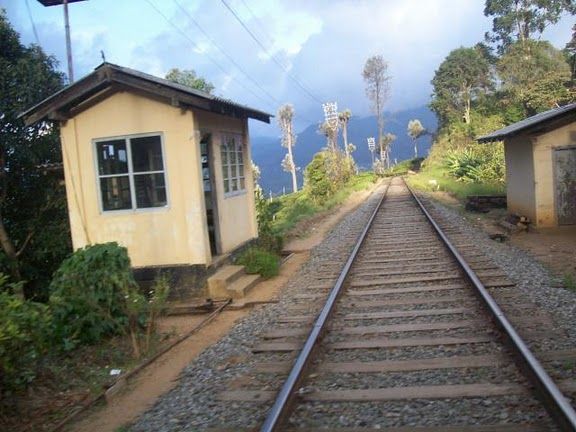 File:Railway line near Haputale 01 640.jpg