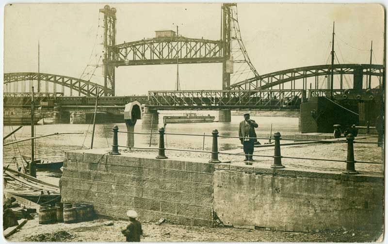 File:Rostov rail bridges.jpg