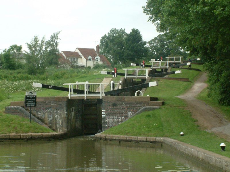 File:Watford Locks.jpg