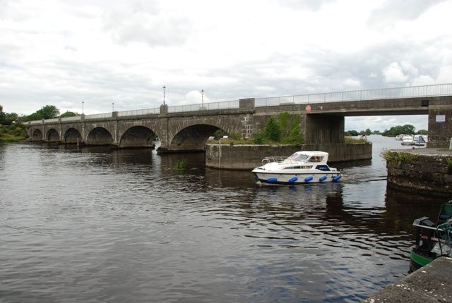 File:BanagherBridge.jpg