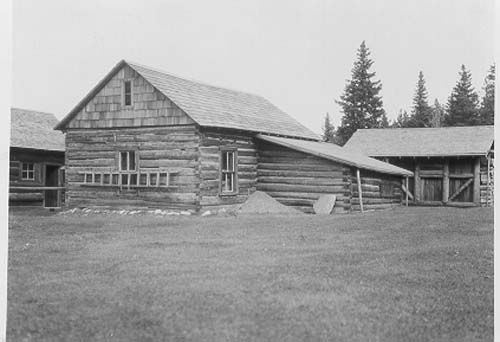 File:Belly River Ranger Station Barn.jpg