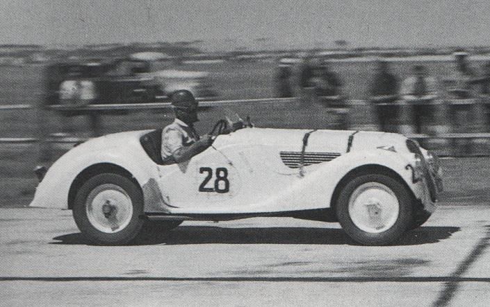 File:Frank Pratt (BMW 328).jpg