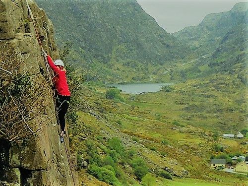 File:Gap of Dunloe Rock Climbing.jpg