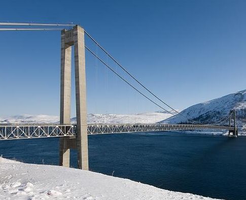 File:Kvalsund Bridge-2.jpg