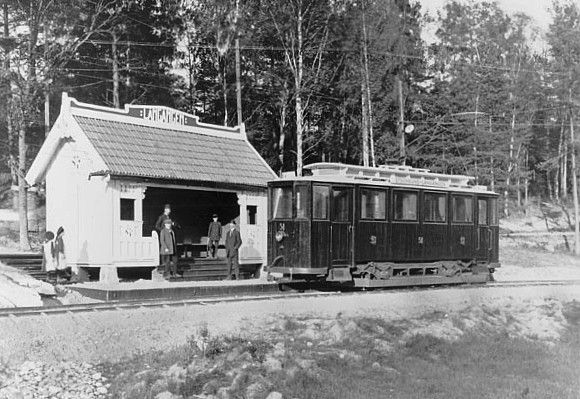 File:Långängstorp med spårvagn.jpg