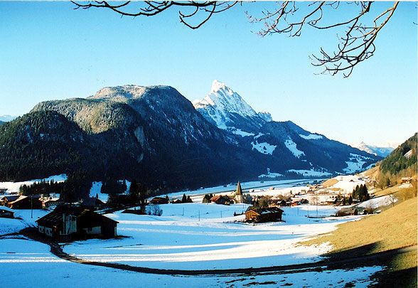 File:Saanen Winter.jpg