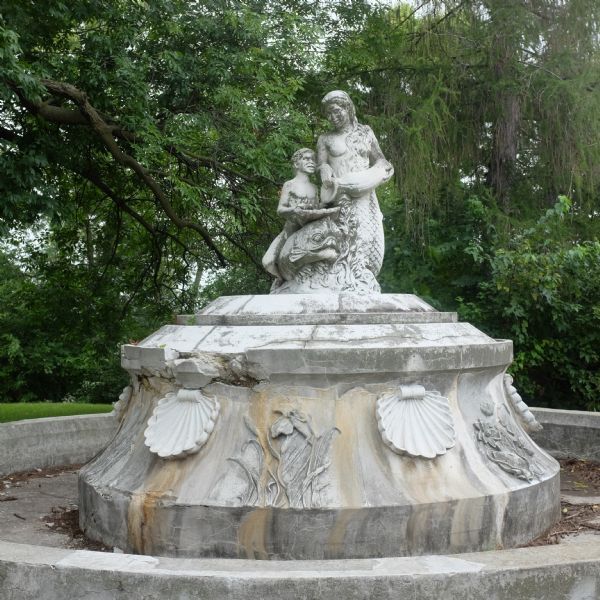 File:AStewart Fountain 2014.jpg