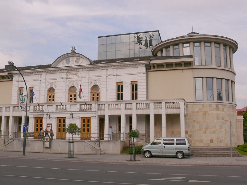 File:Eger – Géza Gárdonyi Theater 01.jpg