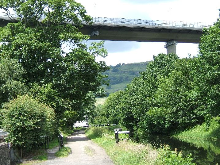 File:Forth and Clyde canal path.jpg