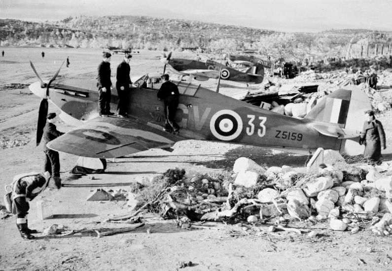 File:Hurricanes 134 Sqn RAF at Vaenga 1941.jpg