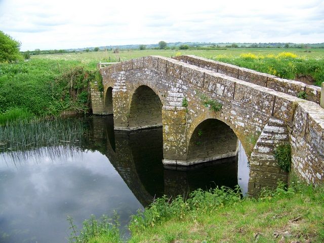 File:Pill Bridge Ilchester geograph 1914242.jpg