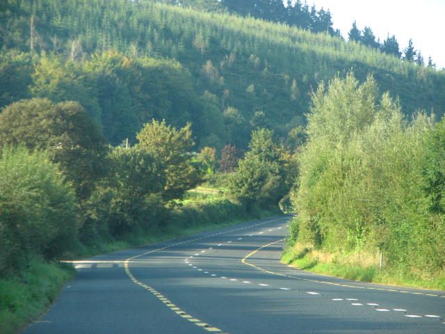 File:Road scene - geograph.org.uk - 552608.jpg