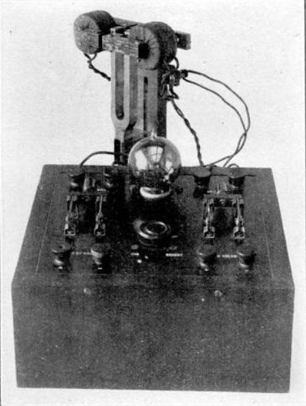 File:Tuning fork oscillator frequency standard.jpg