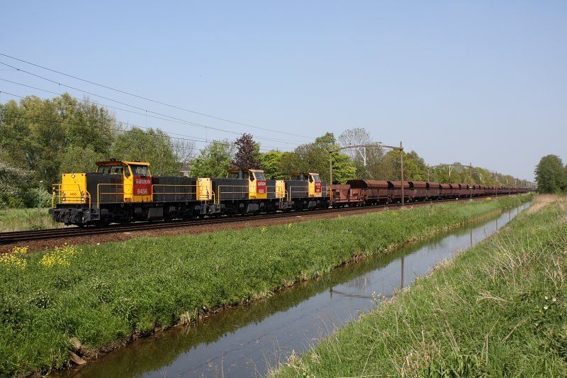 File:3x NS Class 6400 Dordrecht Zuid.JPG