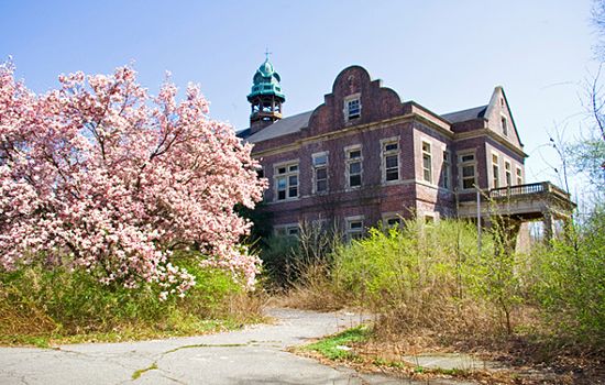 File:Admin-current-pennhurst.jpg