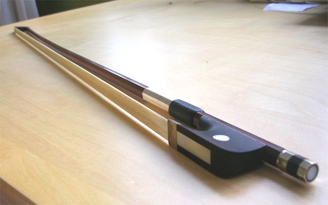 File:Bow Cello2.jpg