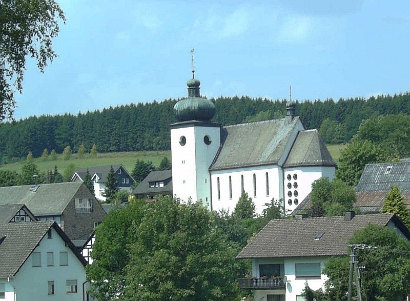 File:Bracht Kirche.jpg