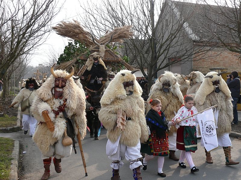 File:Busójárás (Mohács), 2009.jpg