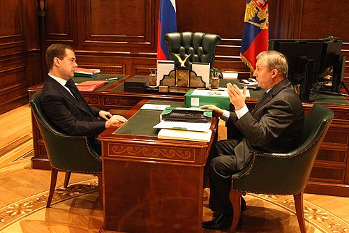 File:Dmitry Medvedev with Pyotr Latyshev-1.jpg