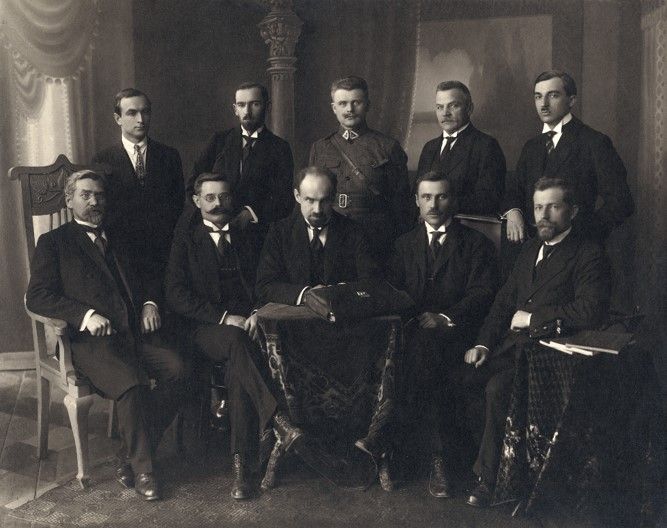 File:Fifth Government of Lithuania, between 1919–1920.jpg