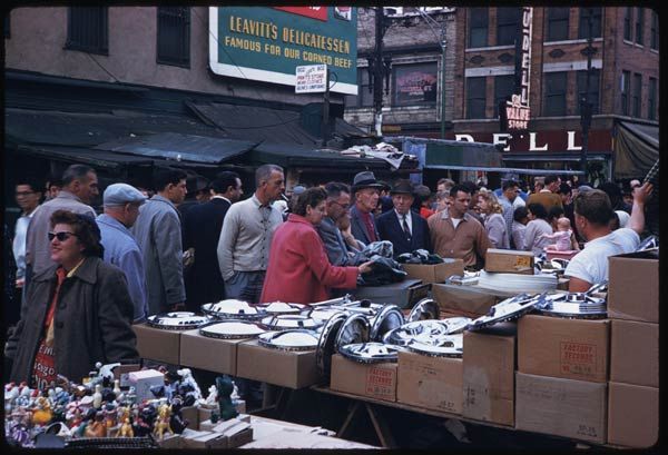 File:Sunday on Maxwell St. Chicago.jpg