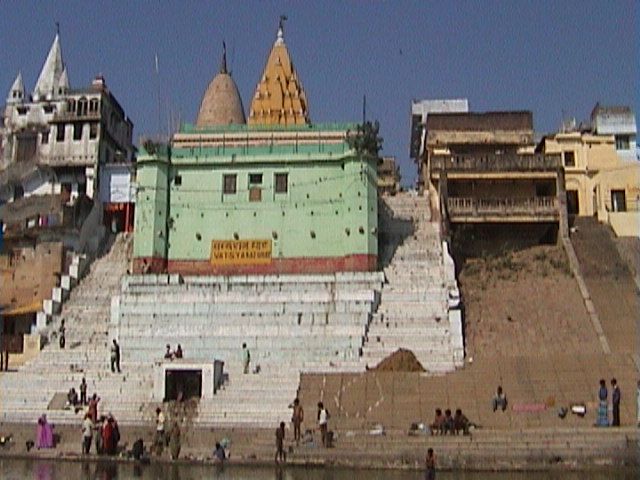 File:Vaccharaja Ghat, Varanasi.JPG