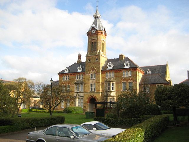 File:Watford Former London Orphan Asylum.jpg