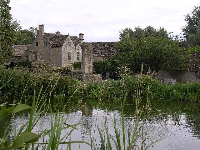 File:Westwell - geograph.org.uk - 73369.jpg