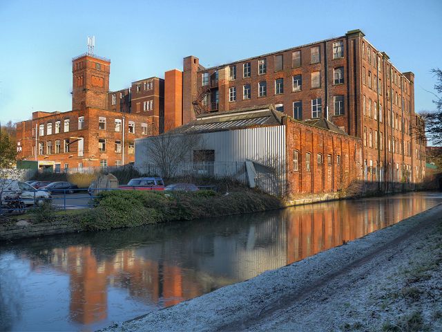 File:Huddersfield Narrow Canal, Wellington Mill (geograph 3259735).jpg