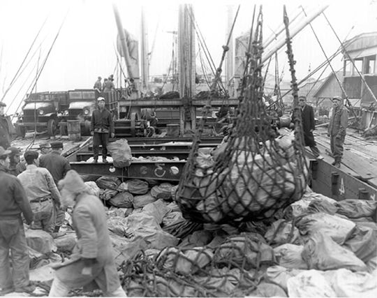 File:Korean-war-merchant-marine-load.jpg