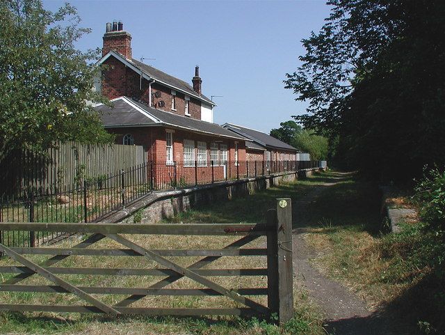 File:Station House Burstwick.jpg