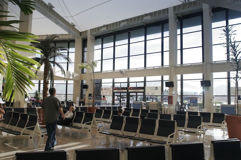 File:Aeropuerto de Los Cabos 4.jpg