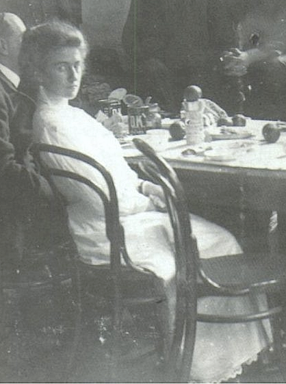 File:Catherine Drummond Smith 1910.png