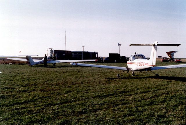 File:Enstone Airfield - geograph.org.uk - 139587.jpg