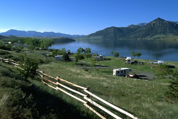 File:Holter Lake.jpg