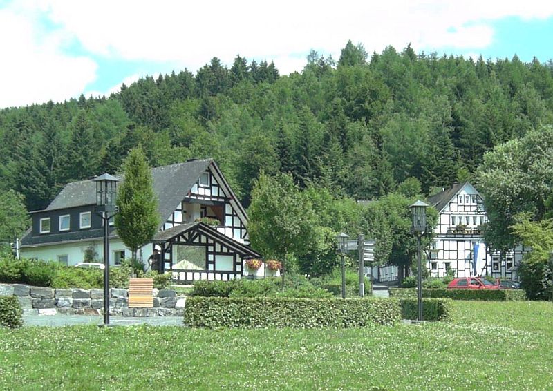 File:Latrop (Schmallenberg).jpg