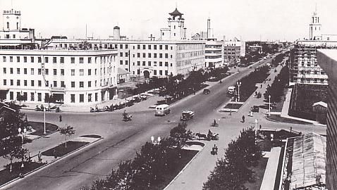 File:Manchukuo Hsinking avenue.jpg