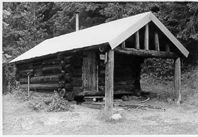 File:Quartz Lake Patrol Cabin.jpg