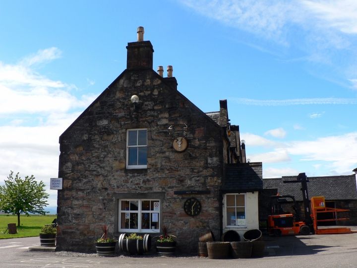 File:Scotland Alness Dalmore Distillery.jpg