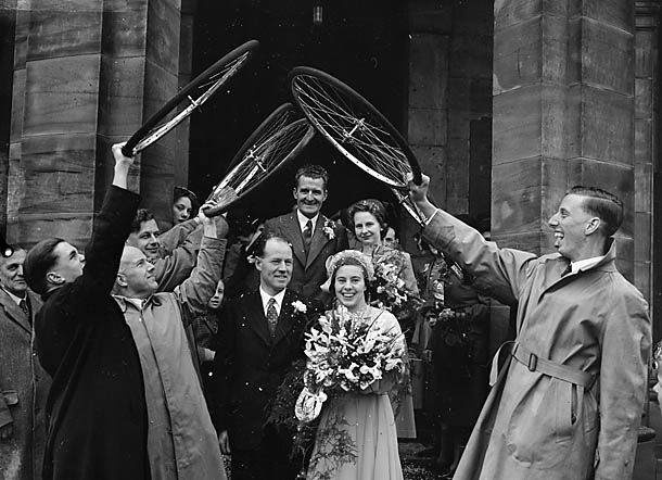 File:Allcock-Hatton wedding at Whitchurch (Salop) (6812432196).jpg