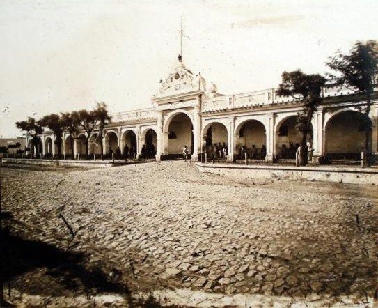 File:Cuartel del Retiro (Witcomb).JPG