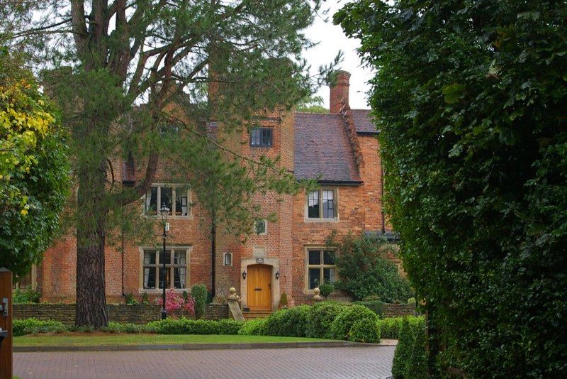 File:Hillfield Hall Court-geograph-3703111-by-Tiger.jpg