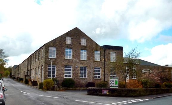 File:Hope Mill, Barnoldswick-geograph-4458104.jpg