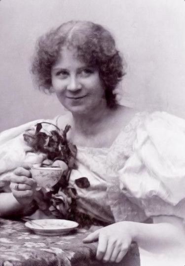 File:Ida Flodin 1890s (cropped).jpg