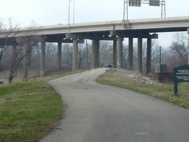 File:RiverWalkCausway.jpg